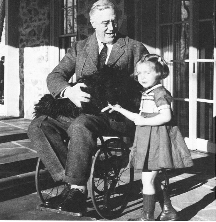 Franklin Roosevelt sur son fauteuil roulant